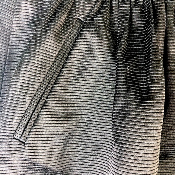 Banana Republic black shine Faille ribbed banded pleated mini skirt 4P - Picture 2 of 11